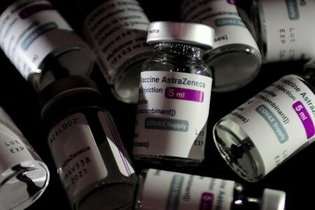 دکتر هشام: بیش از یک میلیون دوز واکسن AstraZeneca از عربستان دریافت شده است