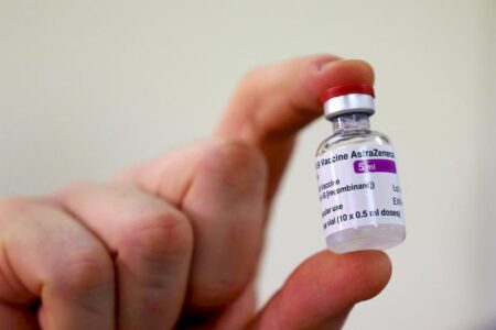 به گفته دانشمندان بریتانیایی ، محدودیت سنی برای واکسن AstraZeneca در ارتباط با  لخته شدن خون برداشته شد.