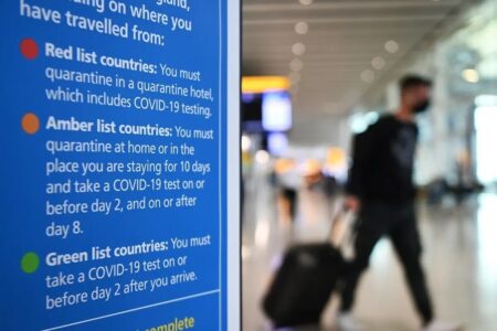 انگلیس هشدار کرونایی درباره سفر به ده‌ها کشور جهان را حذف کرد