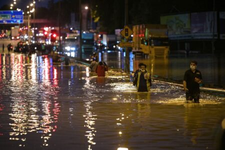 سازمان هواشناسی مالزی  هشدار داد که در روز یکشنبه (۱۹ دسامبر) در پراک، پاهانگ و سلانگور باران شدید پیش بینی می شود.