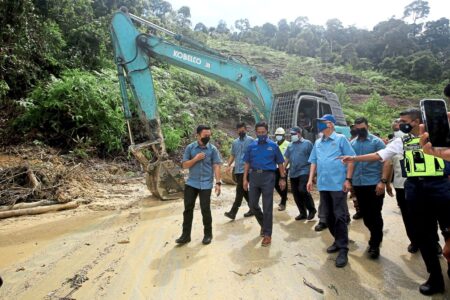 نخست وزیر مالزی : سرعت کمک رسانی و امداد در سیل اخیر قابل قبول نبود.